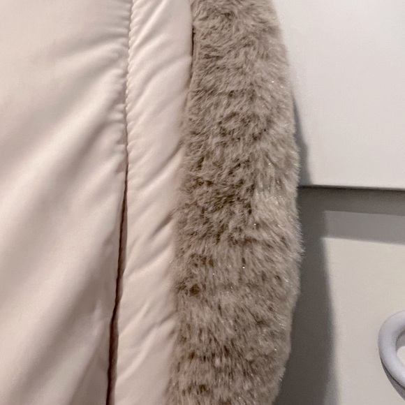 New with tags. Jacadi fur hooded snow suit, size 6M. Pristine. Retail $230. - Picture 4 of 10